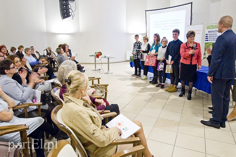 Elbląg, Z okazji Międzynarodowego Dnia Wolontariusza, co roku w naszym mieście wyróżnia się najbardziej zaangażowanych wolontariuszy, którzy poświęcają swój wolny czas, by nieść pomoc potrzebującym.