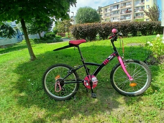 Elbląg Sprzedam rowerek firmy BTWIN dla dziewczynki 20 cali w bardzo dobrym stanie. Córka wyrosla i na ten sezon jest