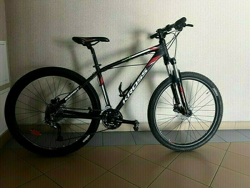 Elbląg Sprzedam rower syna marki KROSS Esprit 17 
rozmiar S
Hamulce tarczowe 
Opony 27.5x2.1
Do roweru dodaje kask