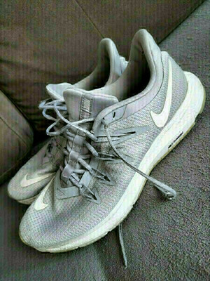 Elbląg Sprzedam buty męskie Nike running. Stan dobry widoczny na zdjęciach. Rozmiar 41 wkładka ok. 26,5cm. Kontakt sms