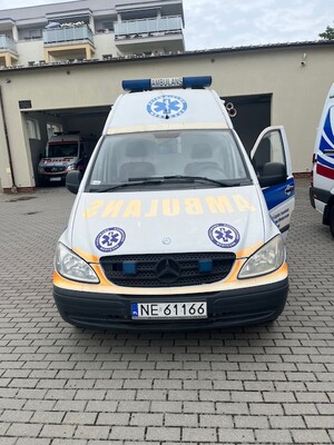 Elbląg Wojewódzki Szpital Zespolony w Elblągu sprzeda 3 pojazdy:Mercedes Benz BMG 316 Sprinter CDI, Mercedes S-Benz