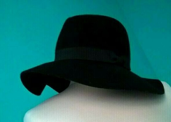 Elbląg czarny damski kapelusz Stradivarius r. M-57cm-nowy