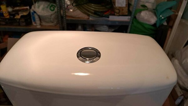 Sprzedam WC compact Cersanit, model Ring. W komplecie z deską. Nieużywany, w oryginalnym opakowaniu. Biały, ceramiczny. 