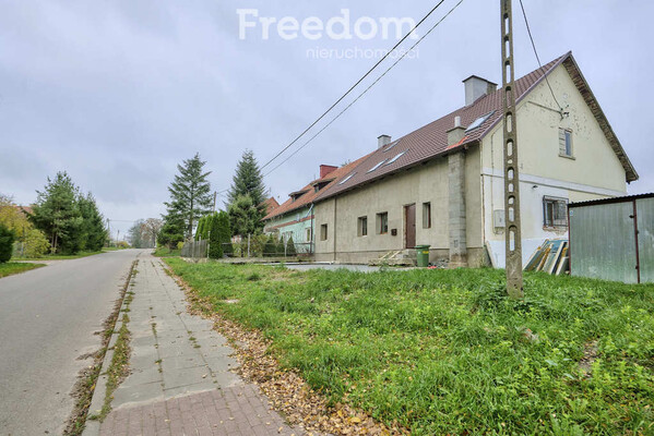 Elbląg FREEDOM NIERUCHOMOŚCISprzedam dom - Rychliki. Trzykondygnacyjna nieruchomość o powierzchni całkowitej ok.