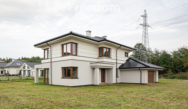 Elbląg FREEDOM NIERUCHOMOŚCISprzedam dom - Elbląg, Tarnopolska. Przedstawiam na sprzedaż wyjątkowy, przestronny