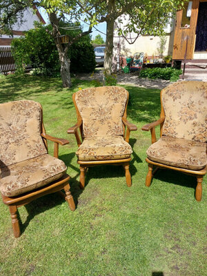 Elbląg Trzy krzesła/ fotele drewniane  np. na taras, solidne, wygodne, stabilne, poduchy przypinane na rzepy. Drobne