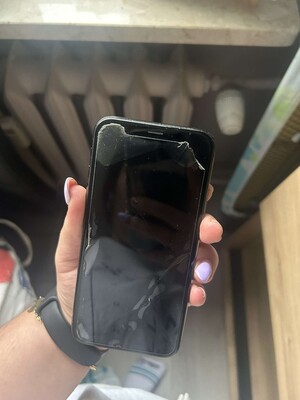 Elbląg Sprzedam iPhone X 
Sprzedam iPhone X w bardzo dobrym stanie, z drobnymi oznakami użycia jednak całkowicie