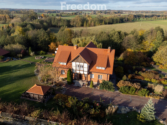 Elbląg FREEDOM NIERUCHOMOŚCISprzedam dom - Stegny. Mam przyjemność zaprezentować Państwu wyjątkową posiadłość na