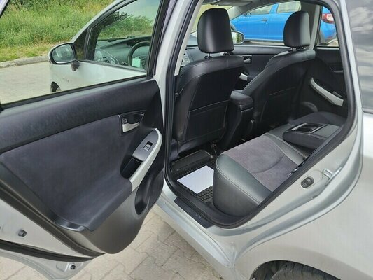 Elbląg 🚗 Toyota Prius III (2013) Hatchback-5d Hybryda Benzyna 1.8 - To najbardziej NIEZAWODNE auto, które
