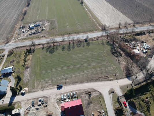 Elbląg BIURO NIERUCHOMOŚCISZULC& SZULCDziałka budowlana w miejscowości Pilona, gmina Elbląg przy drodze asfaltowej