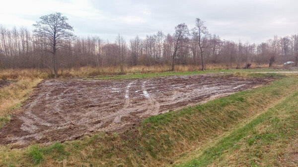 Elbląg * * * ABC NIERUCHOMOŚCI * * *DZIAŁKA INWESTYCYJNA W ELBLĄGUo pow. 2101 m2widoczna z drogi S7 co zapewni