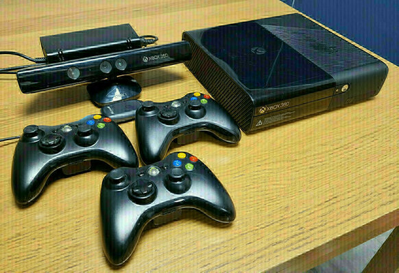Elbląg Konsola Microsoft Xbox 360 E 250 GB czarna +3 pady+Kinect+Odbiornik PC
Sprzedam sprawną używaną konsolę