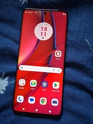 Elbląg Sprzedam Motorola Edge 40 5g w kolorze Viva Magenta. Stan techniczny i wizualny bardzo dobry(lekki ślady