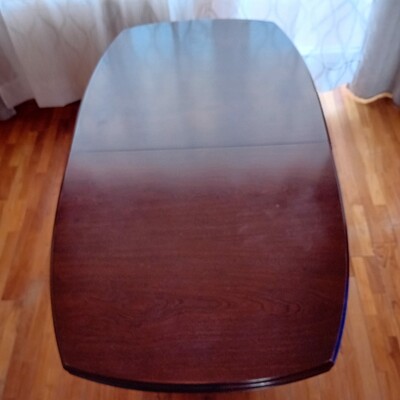 Elbląg Solidny rozkładany stół do salonu. Wymiar w złożeniu 80 x 140,po rozłożeniu maksymalna długość 340 cm. Dowolna