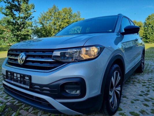 SRZEDAM VW T-CROSS  ROK PRODUKCJI 2019 KUPIONY SALON POLSKA  PIERWSZY WŁAŚCIEL  PRZEBIEG 63 OOO KM.