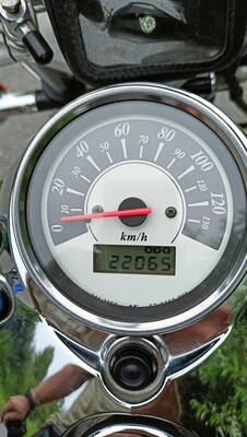 Elbląg Sprzedam motor 
Suzuki Intruder 125 
Rok 2000
Przebieg 22 tyś 
Nowe opony założone przy przebiegu