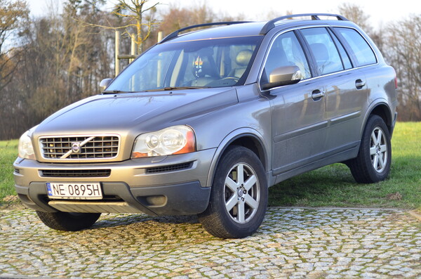 Elbląg Volvo  XC90 D5 - Komfortowy i bezpieczny SUV dla rodziny!