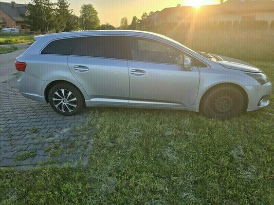 Elbląg 🚗 Toyota Avensis 2.0 D-4D Sol – Zadbana, garażowana! 🚗