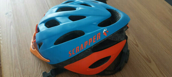 Elbląg Sprzedam bardzo zadbany kask Scrapper - idealny dla twojego dziecka na rower.