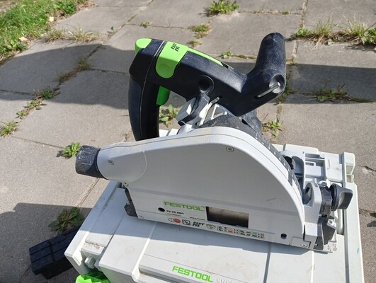 Elbląg Sprzedam zagłębiarko-pilarkę firmy FESTOOL TS 55 EBQ-Plus + szynę prowadzącą FS 1400/2.
Sprzęt w bardzo dobrym