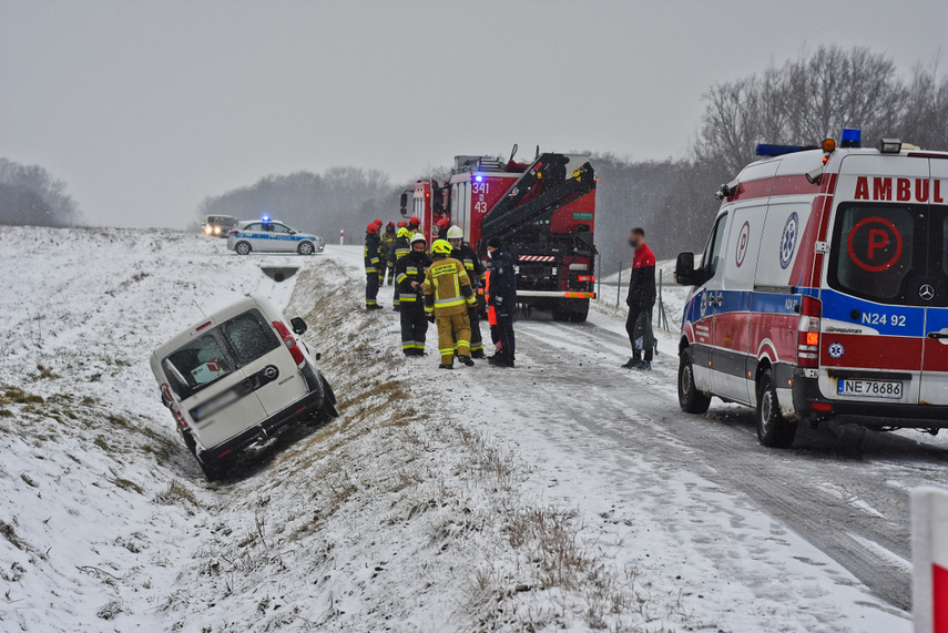 Uwaga kierowcy! Fatalne warunki na drodze zdjęcie nr 236774