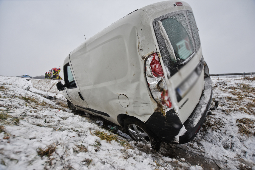 Uwaga kierowcy! Fatalne warunki na drodze zdjęcie nr 236778