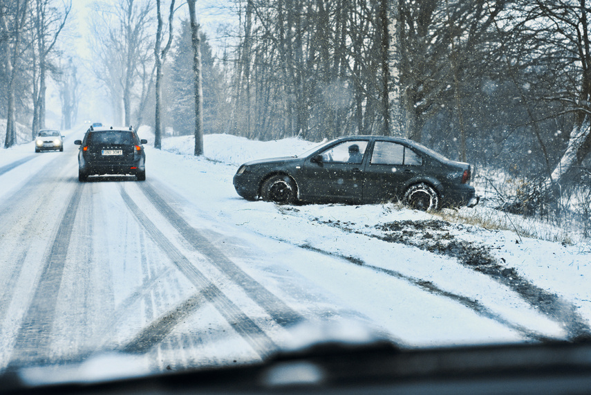 Elbląg Uwaga kierowcy! Fatalne warunki na drodze