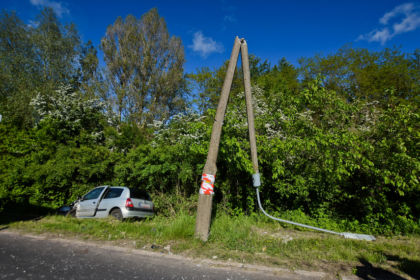 22-latek uderzył w lampę na ul. Mazurskiej zdjęcie nr 240518