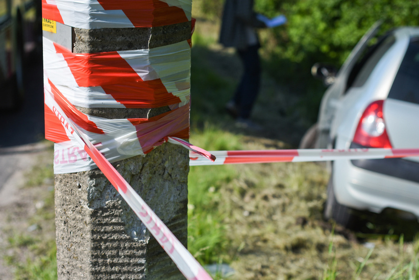 22-latek uderzył w lampę na ul. Mazurskiej zdjęcie nr 240527