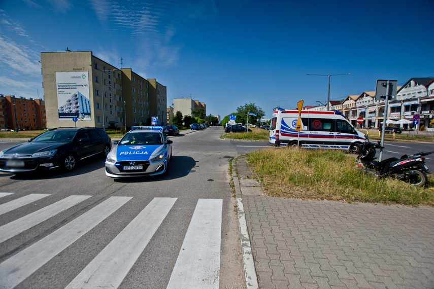 Kolizja skutera z citroenem na ul. Płk. Dąbka zdjęcie nr 242568