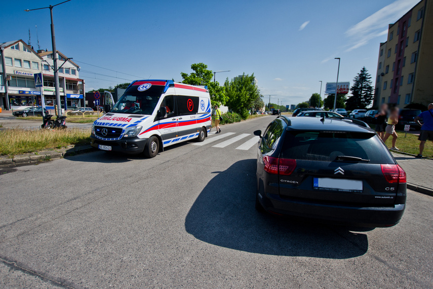 Kolizja skutera z citroenem na ul. Płk. Dąbka zdjęcie nr 242567