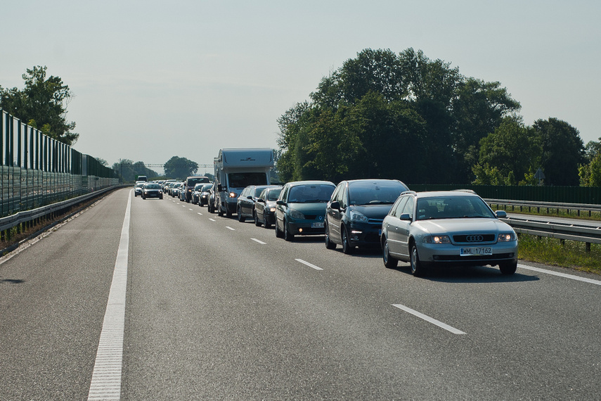 Elbląg Kolizja renault z fiatem na S7. Utrudnienia w ruchu