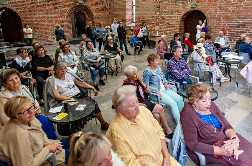 Słodkie Włochy na talerzu. Warsztaty kulinarne w bibliotece zdjęcie nr 246163