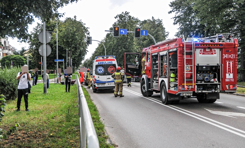 Zderzenie na Grunwaldzkiej. Występują utrudnienia w ruchu zdjęcie nr 246247