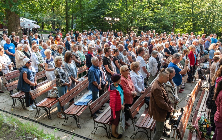 Leśna muzyka w leśnym anturażu. Dobiegł końca XXIV Letni Salon Muzyczny zdjęcie nr 246370