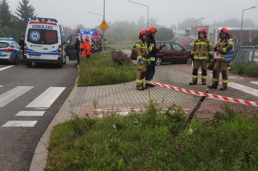 Volkswagen wjechał w ogrodzenie, a opel zderzył się z fiatem zdjęcie nr 246761