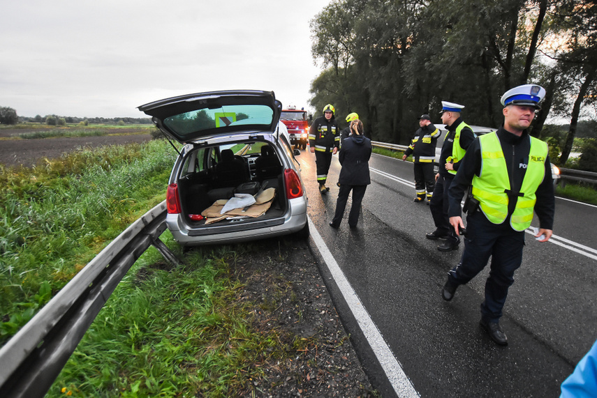 Zderzenie peugeota z volvo na drodze do Malborka zdjęcie nr 247169