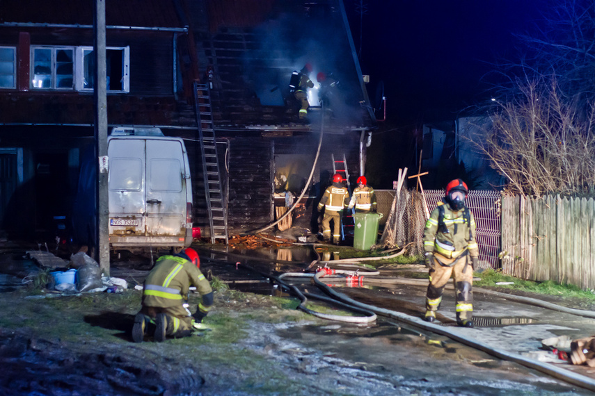 Pożar domu na Suwalskiej zdjęcie nr 255577