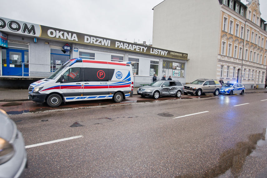 Elbląg Zderzenie trzech pojazdów na ul. Malborskiej