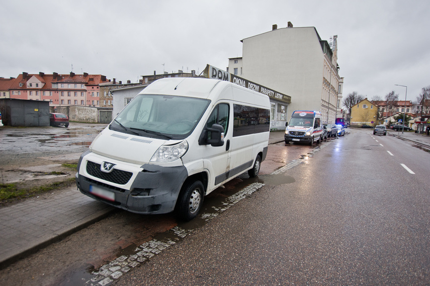 Zderzenie trzech pojazdów na ul. Malborskiej zdjęcie nr 256209