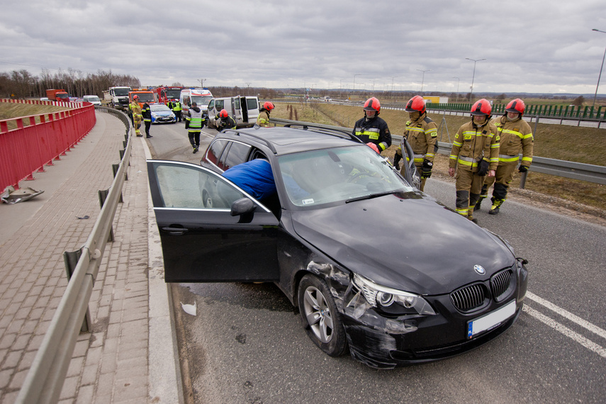 Wypadek bmw z oplem na starej siódemce zdjęcie nr 256446