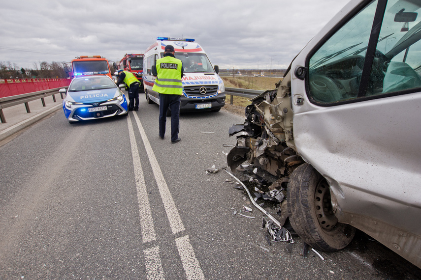 Wypadek bmw z oplem na starej siódemce zdjęcie nr 256452