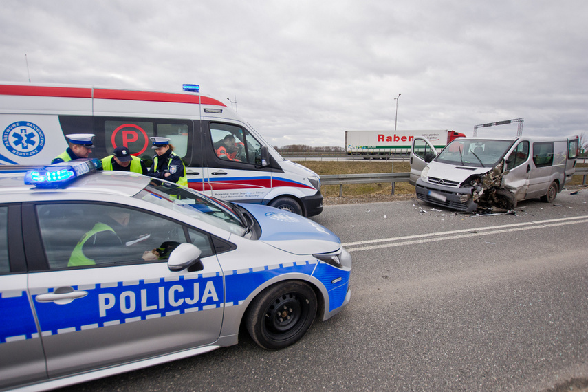 Wypadek bmw z oplem na starej siódemce zdjęcie nr 256444