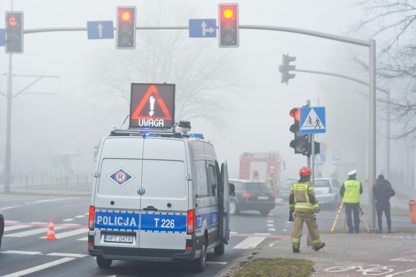 Zderzenie audi z citroenem na ul. Płk. Dąbka zdjęcie nr 256999