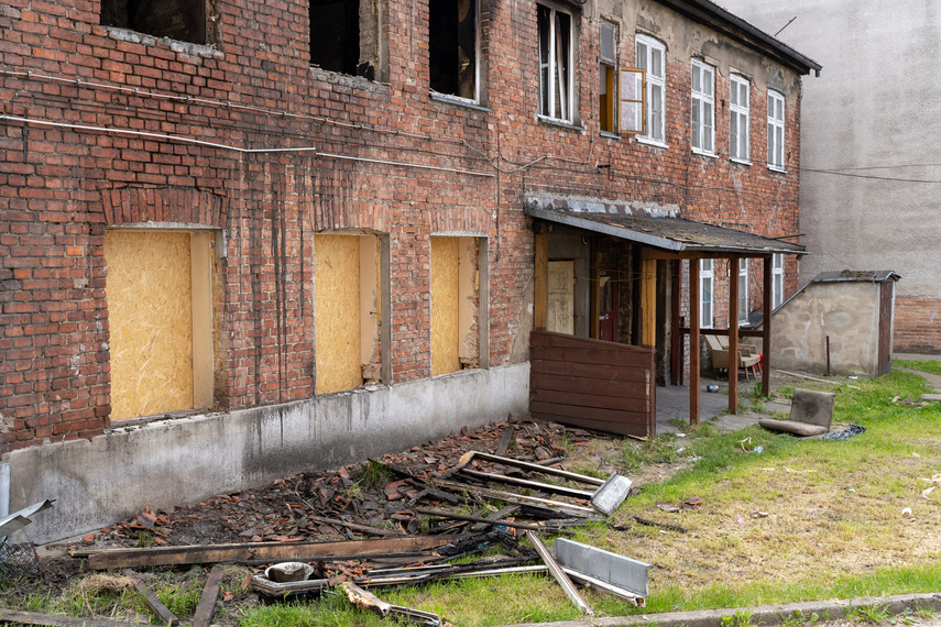 Czytelnik: Ten pustostan stwarza zagrożenie zdjęcie nr 262154