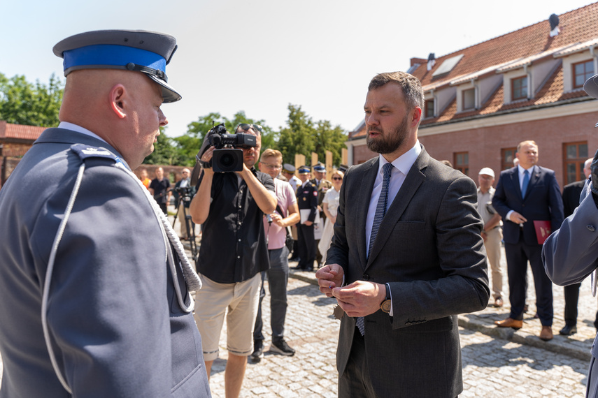 Policjanci świętują zdjęcie nr 265452