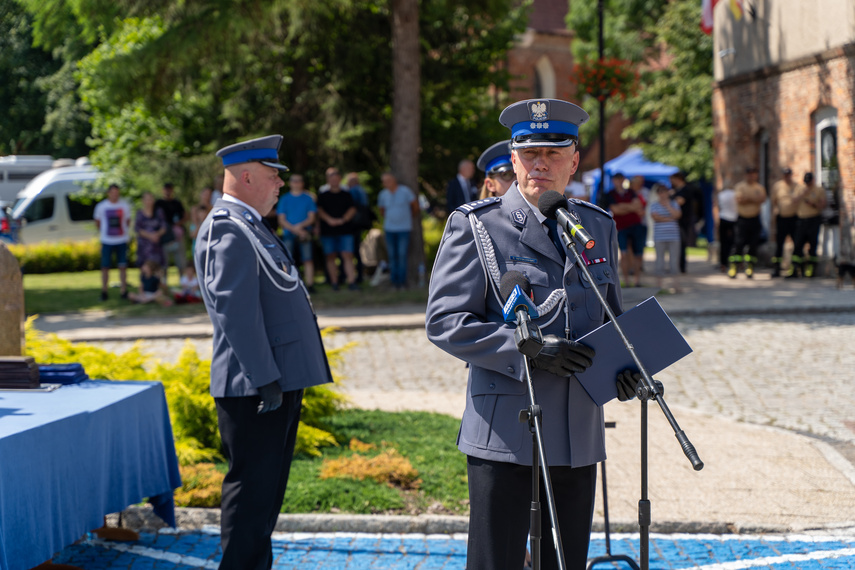 Policjanci świętują zdjęcie nr 265500