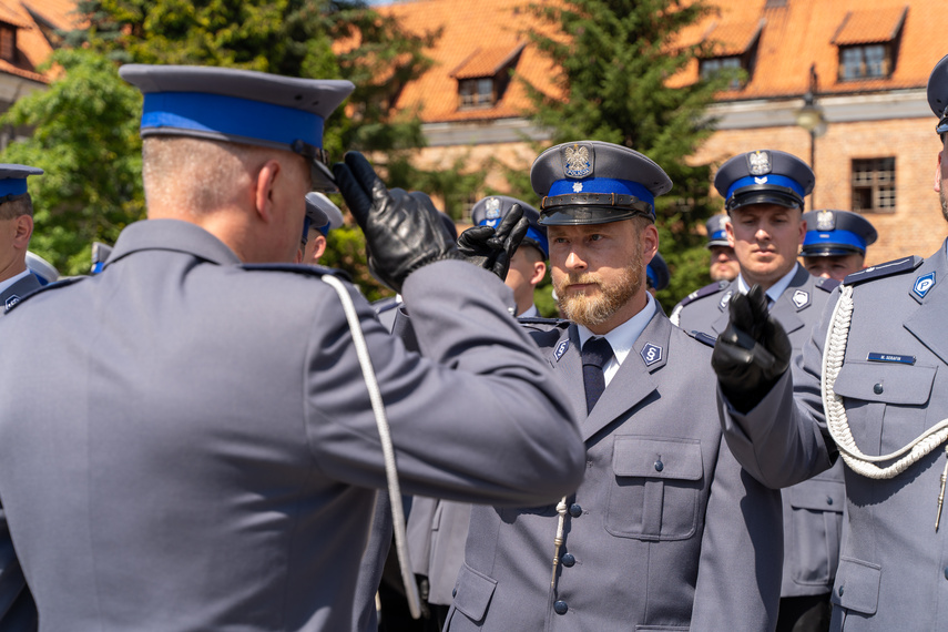 Policjanci świętują zdjęcie nr 265479