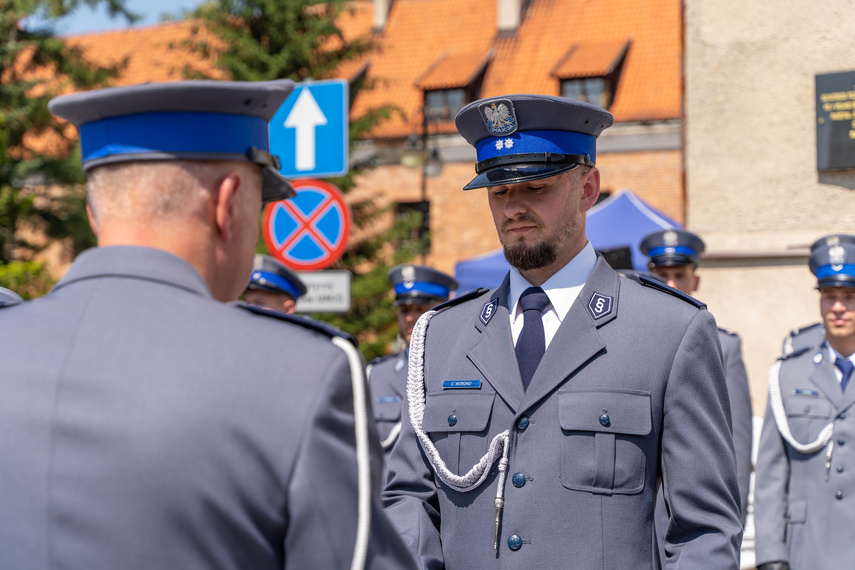 Policjanci świętują zdjęcie nr 265469