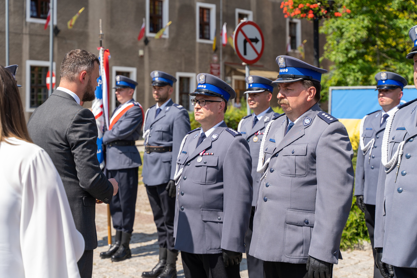 Policjanci świętują zdjęcie nr 265454